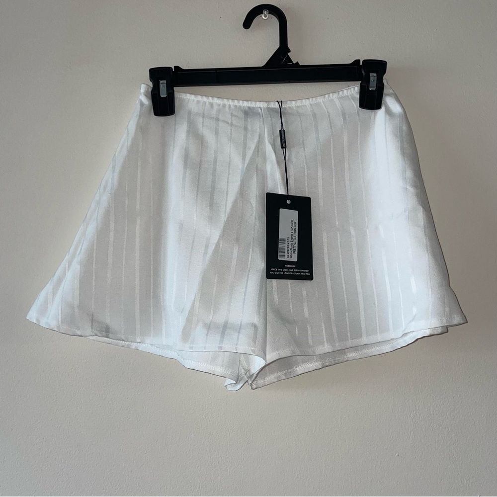 PrettyLittleThing White Floaty High Waist Women's Side Zip Shorts